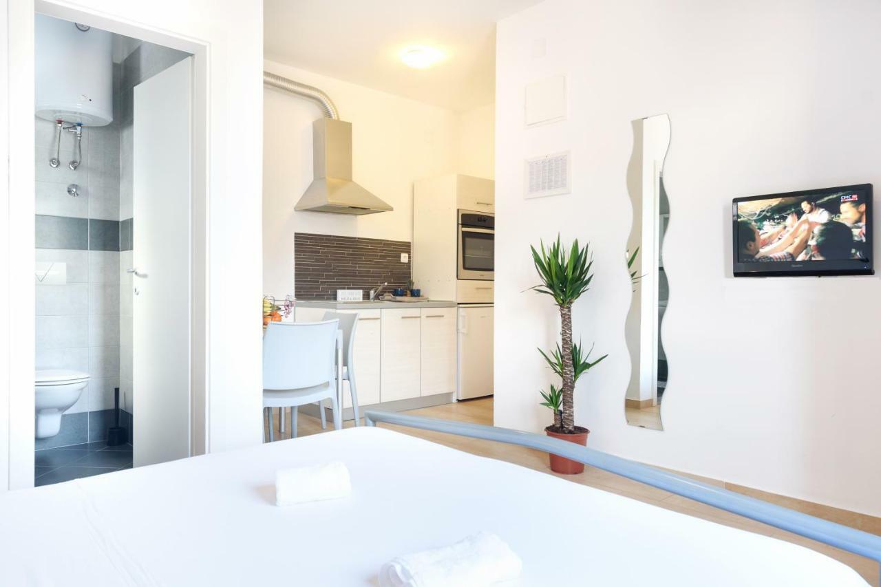 Very Special Apartments Пакоштане Экстерьер фото